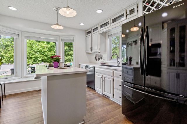 5551 Brickstone Court, Shoreview, MN 55126