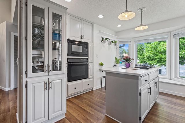 5551 Brickstone Court, Shoreview, MN 55126