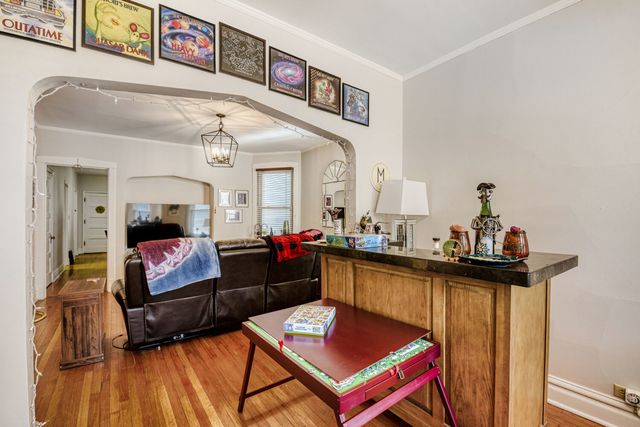 2108 W Addison Street, Chicago, IL 60618