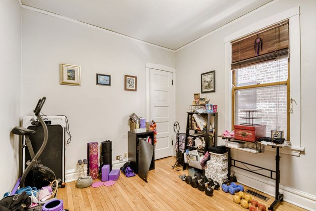 2108 W Addison Street, Chicago, IL 60618