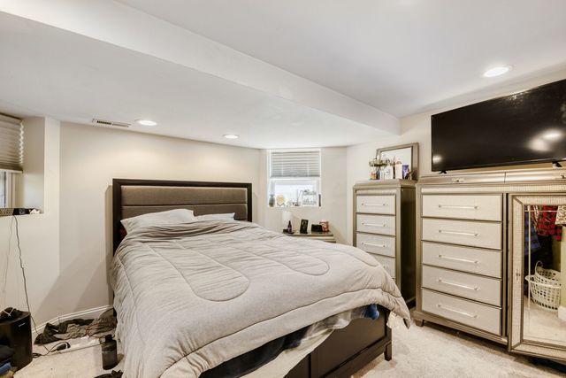 2108 W Addison Street, Chicago, IL 60618