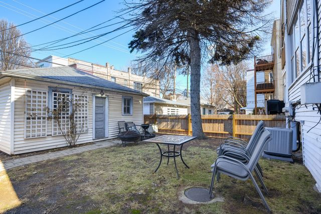 2108 W Addison Street, Chicago, IL 60618