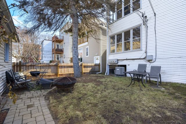 2108 W Addison Street, Chicago, IL 60618