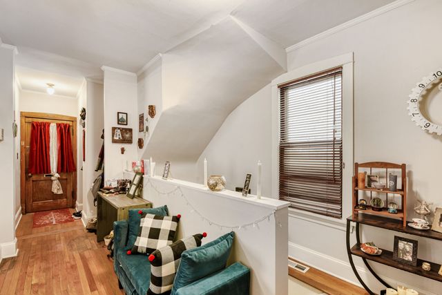 2108 W Addison Street, Chicago, IL 60618