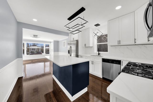 7944 S Talman Avenue, Chicago, IL 60652