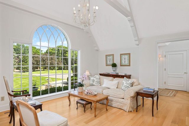 2255 French Creek Circle, Wayzata, MN 55391