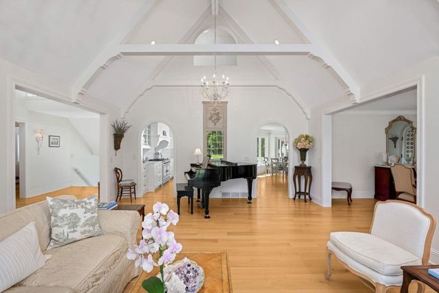 2255 French Creek Circle, Wayzata, MN 55391