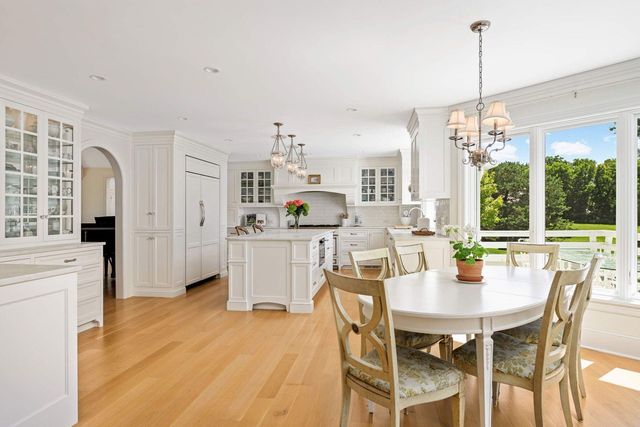 2255 French Creek Circle, Wayzata, MN 55391