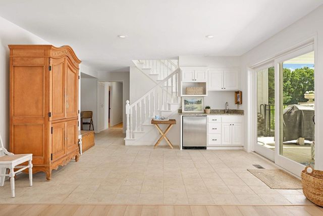 2255 French Creek Circle, Wayzata, MN 55391