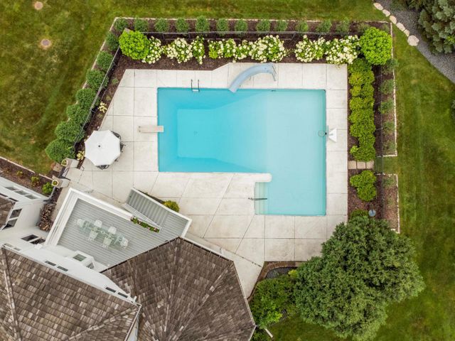 2255 French Creek Circle, Wayzata, MN 55391