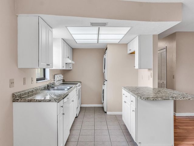 151 Cape Coral Parkway W 106, Cape Coral, FL 33914