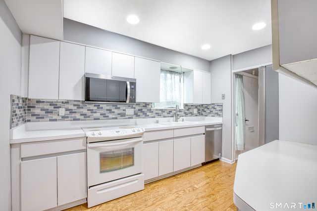 100 Hope Street 48, Stamford, CT 06906