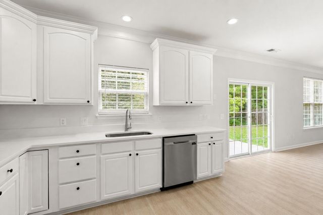 2015 Isabela Court, Summerville, SC 29483
