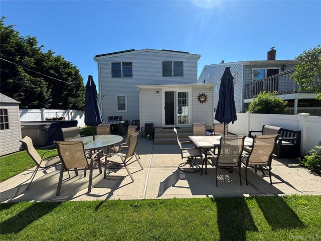 304 Lido Parkway, Lindenhurst, NY 11757