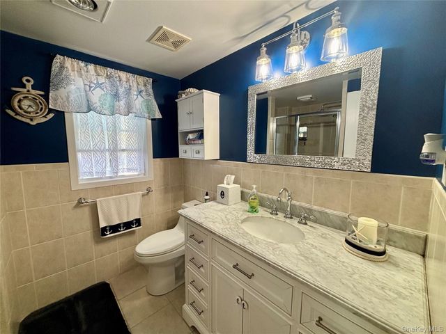 304 Lido Parkway, Lindenhurst, NY 11757