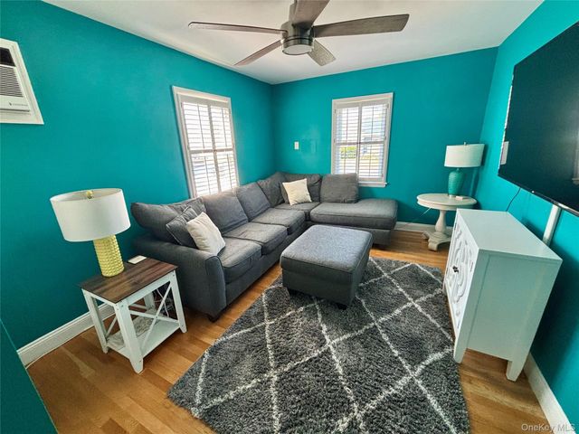 304 Lido Parkway, Lindenhurst, NY 11757