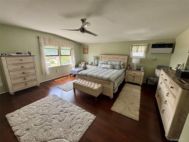 304 Lido Parkway, Lindenhurst, NY 11757
