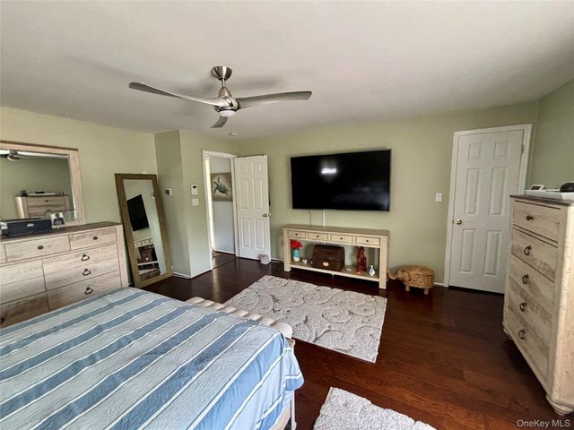 304 Lido Parkway, Lindenhurst, NY 11757