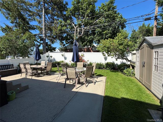 304 Lido Parkway, Lindenhurst, NY 11757