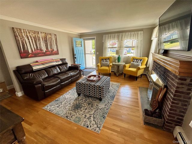304 Lido Parkway, Lindenhurst, NY 11757