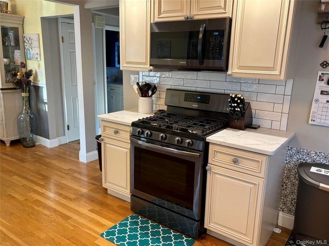 304 Lido Parkway, Lindenhurst, NY 11757
