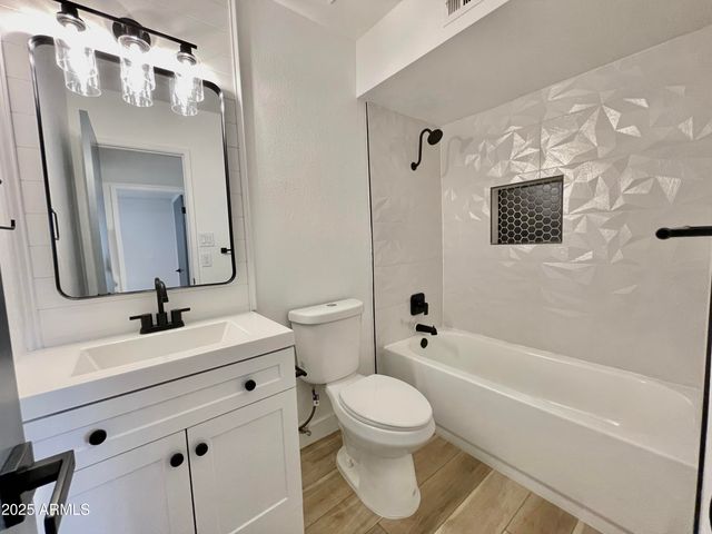 2213 E JANICE Way, Phoenix, AZ 85022