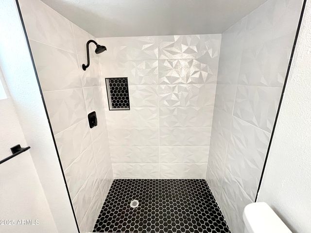 2213 E JANICE Way, Phoenix, AZ 85022