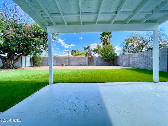 2213 E JANICE Way, Phoenix, AZ 85022