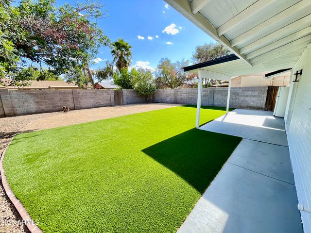 2213 E JANICE Way, Phoenix, AZ 85022