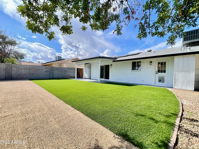 2213 E JANICE Way, Phoenix, AZ 85022