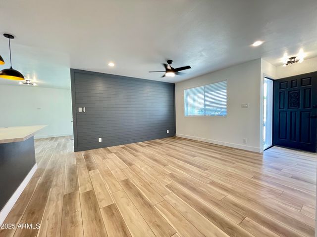 2213 E JANICE Way, Phoenix, AZ 85022