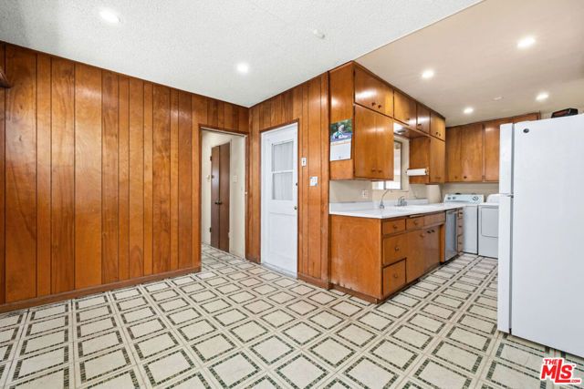 2530 W 154th Street, Gardena, CA 90249