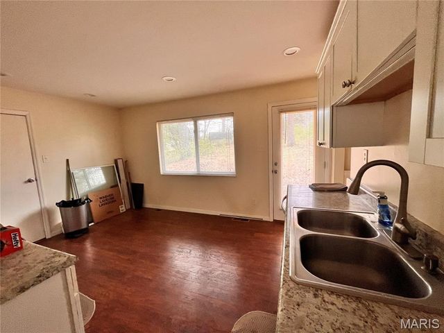 4208 Massabielle Drive, St Louis, MO 63129