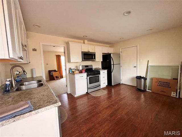 4208 Massabielle Drive, St Louis, MO 63129