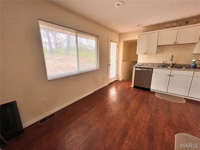 4208 Massabielle Drive, St Louis, MO 63129