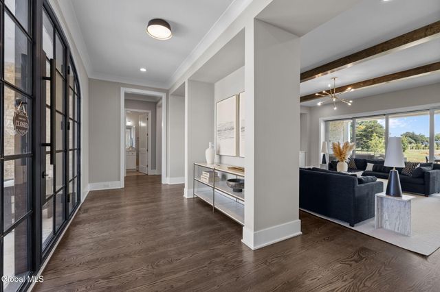 7 Gregory Court, Saratoga Springs, NY 12866