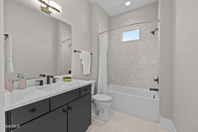 7 Gregory Court, Saratoga Springs, NY 12866