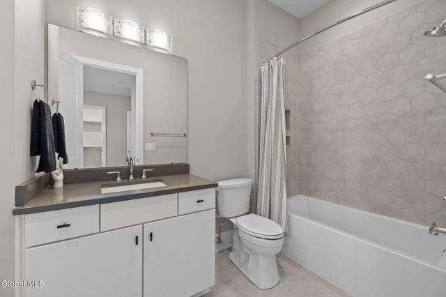 7 Gregory Court, Saratoga Springs, NY 12866