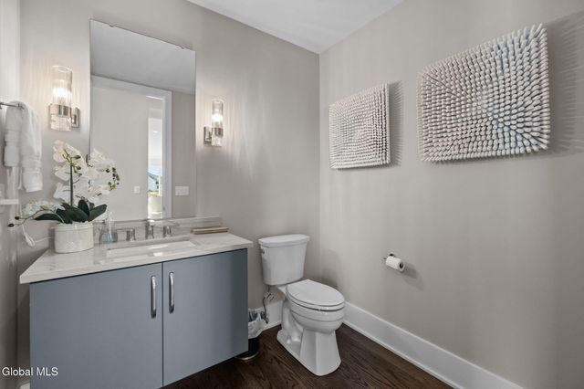 7 Gregory Court, Saratoga Springs, NY 12866