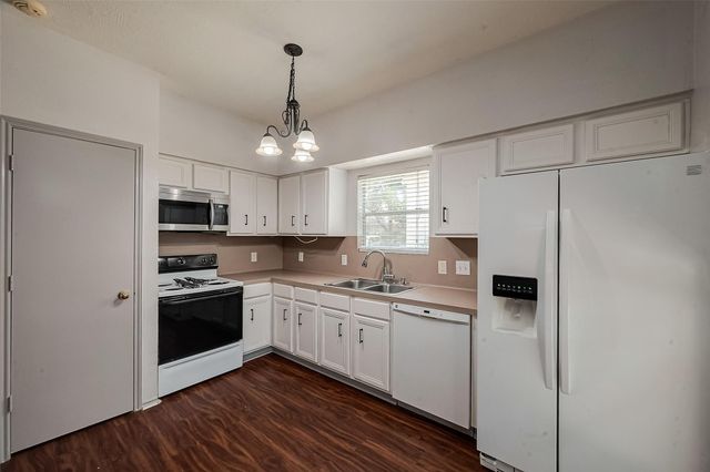 2810 Austin Street, Houston, TX 77004