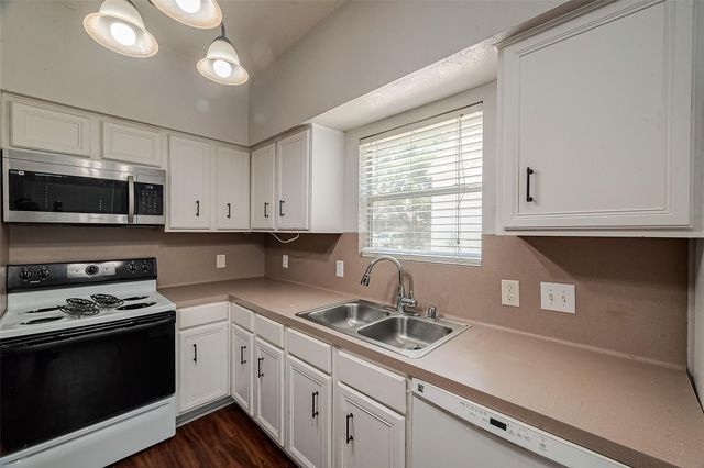 2810 Austin Street, Houston, TX 77004