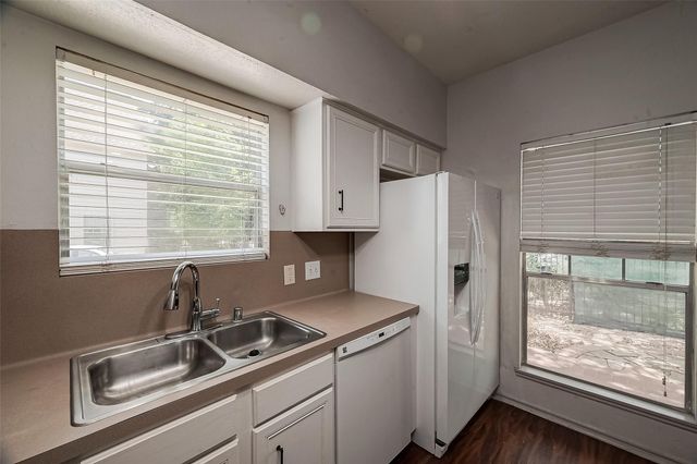 2810 Austin Street, Houston, TX 77004