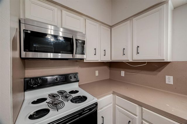 2810 Austin Street, Houston, TX 77004