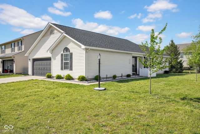 2330 Lakecrest Drive, Columbus, IN 47201