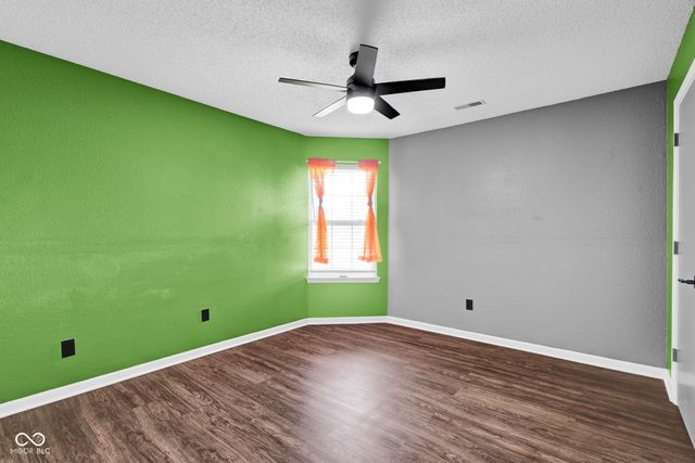 2330 Lakecrest Drive, Columbus, IN 47201