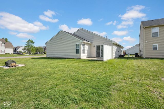 2330 Lakecrest Drive, Columbus, IN 47201