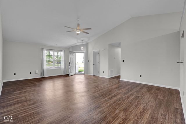 2330 Lakecrest Drive, Columbus, IN 47201