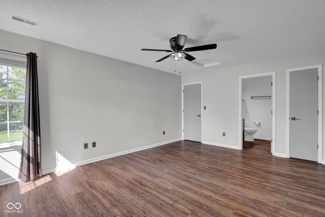 2330 Lakecrest Drive, Columbus, IN 47201