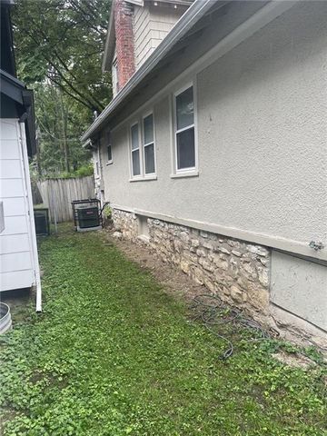 5616 Garfield Avenue, Kansas City, MO 64130