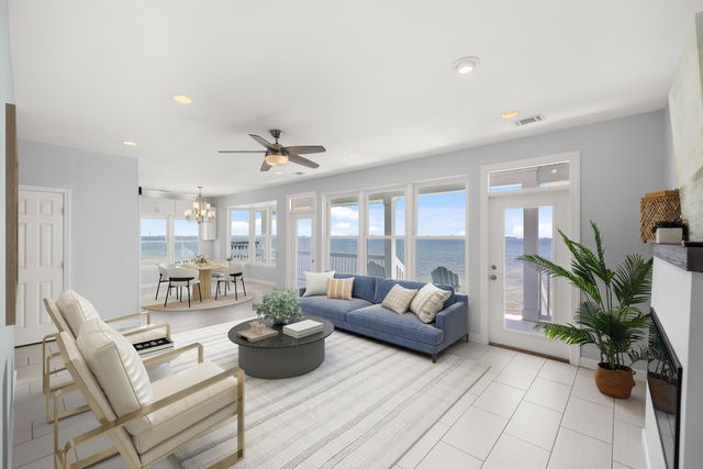2005 Jessica Way, Navarre, FL 32566